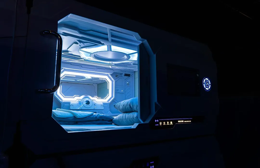 Space Night Capsule Hostel-1